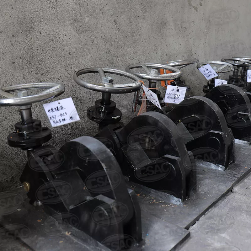 Wodoszczelny, obrotowy zwalniacz kotwicy