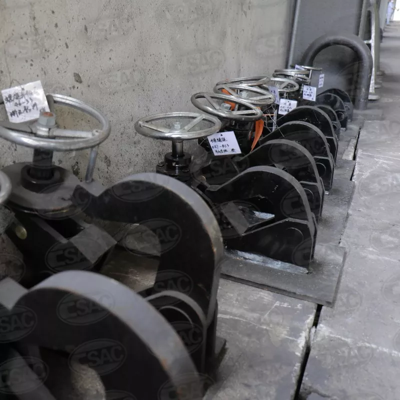 Wodoszczelny, obrotowy zwalniacz łańcucha kotwicy